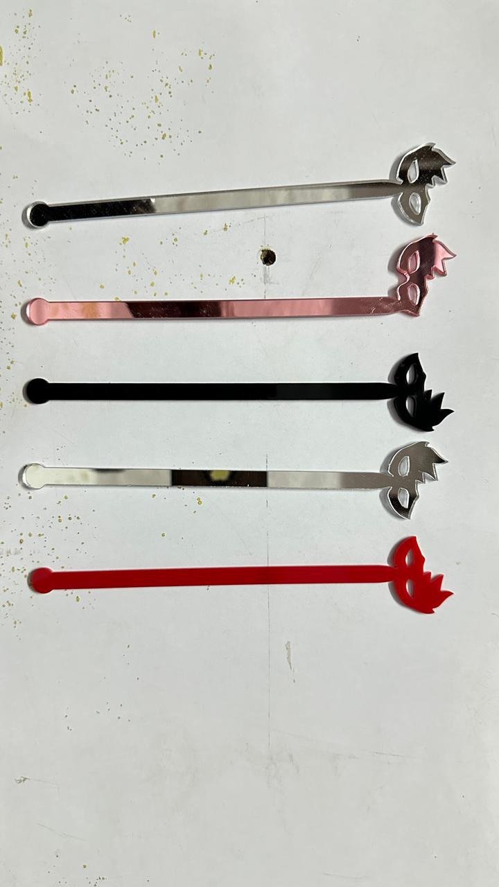 Leaf shaped drink stirrers